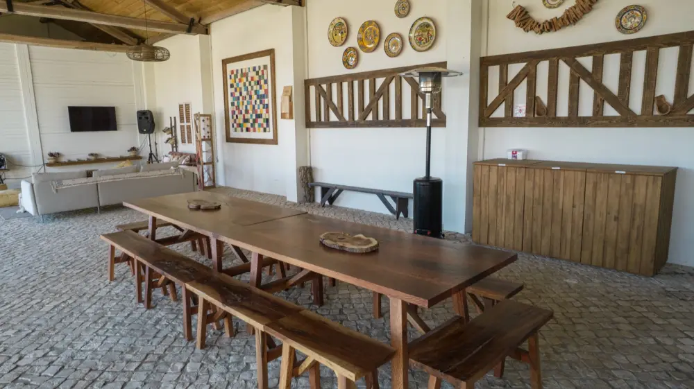 A mesa muda com a época